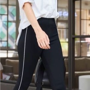 Spanx Perfect Pant, Ankle Piped Skinny Pull on Pant, Size M